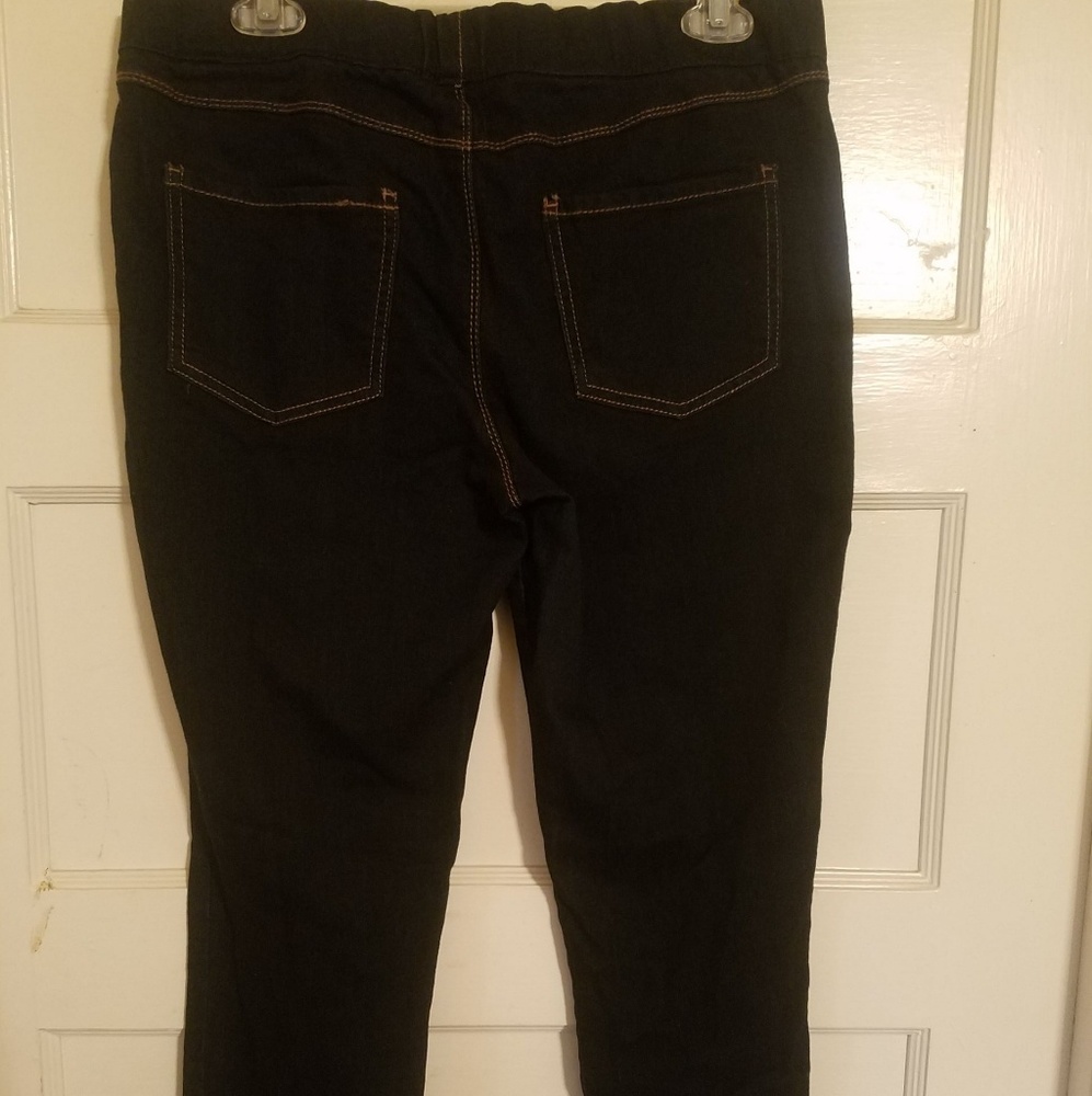 Clothes - Picture 3 of 4